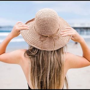Floppy beach hat (foldable)